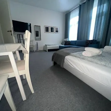 Corner Hostel *